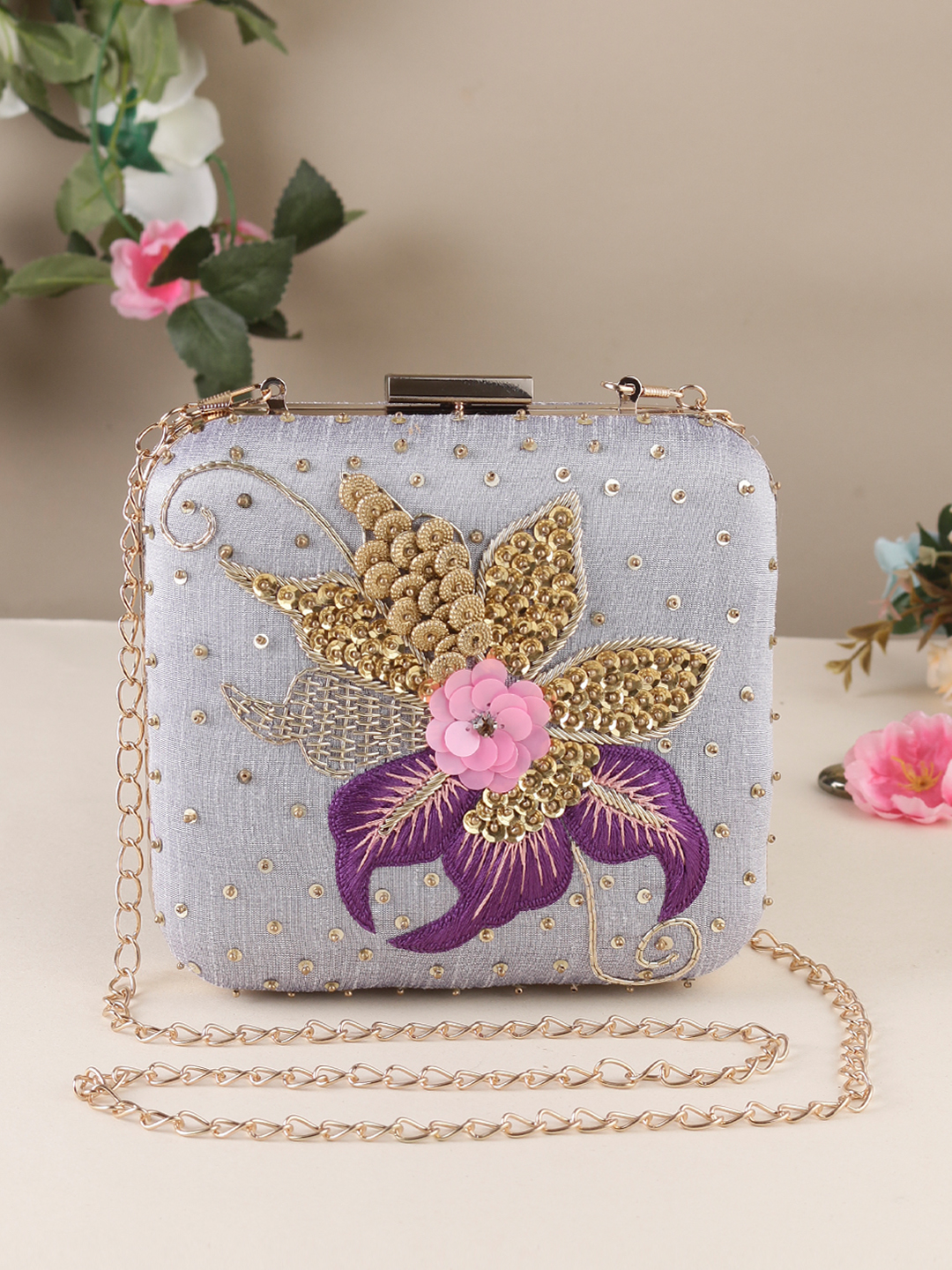 🌺 Elegant Floral Embellished Clutch 🌺 - Image 3