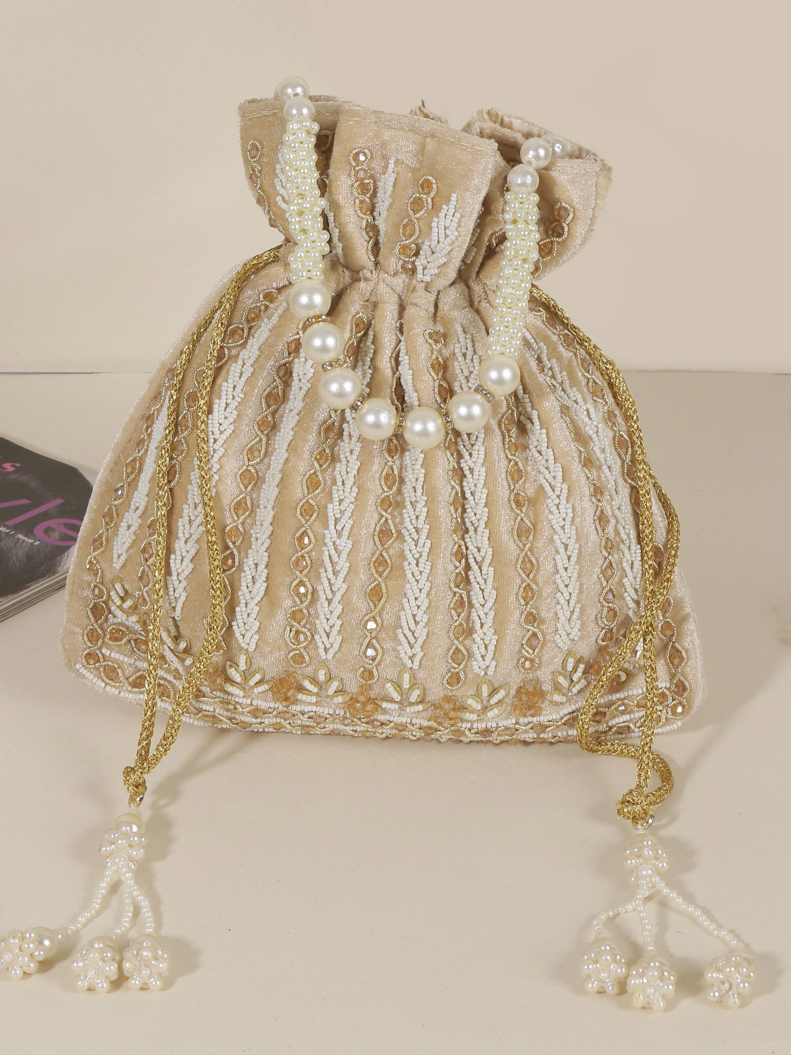 ✨ Ivory Lace Pearl Potli Bag ✨