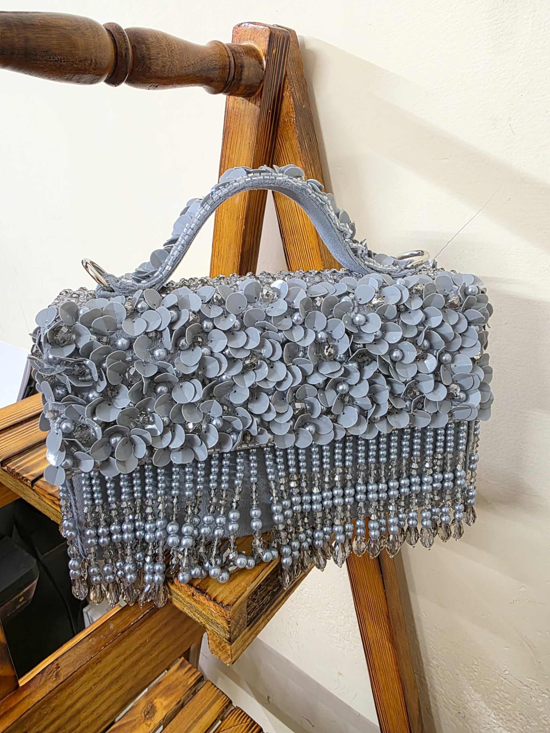 ✨ Pearl Blossom Sequin Handbag ✨ - Image 2