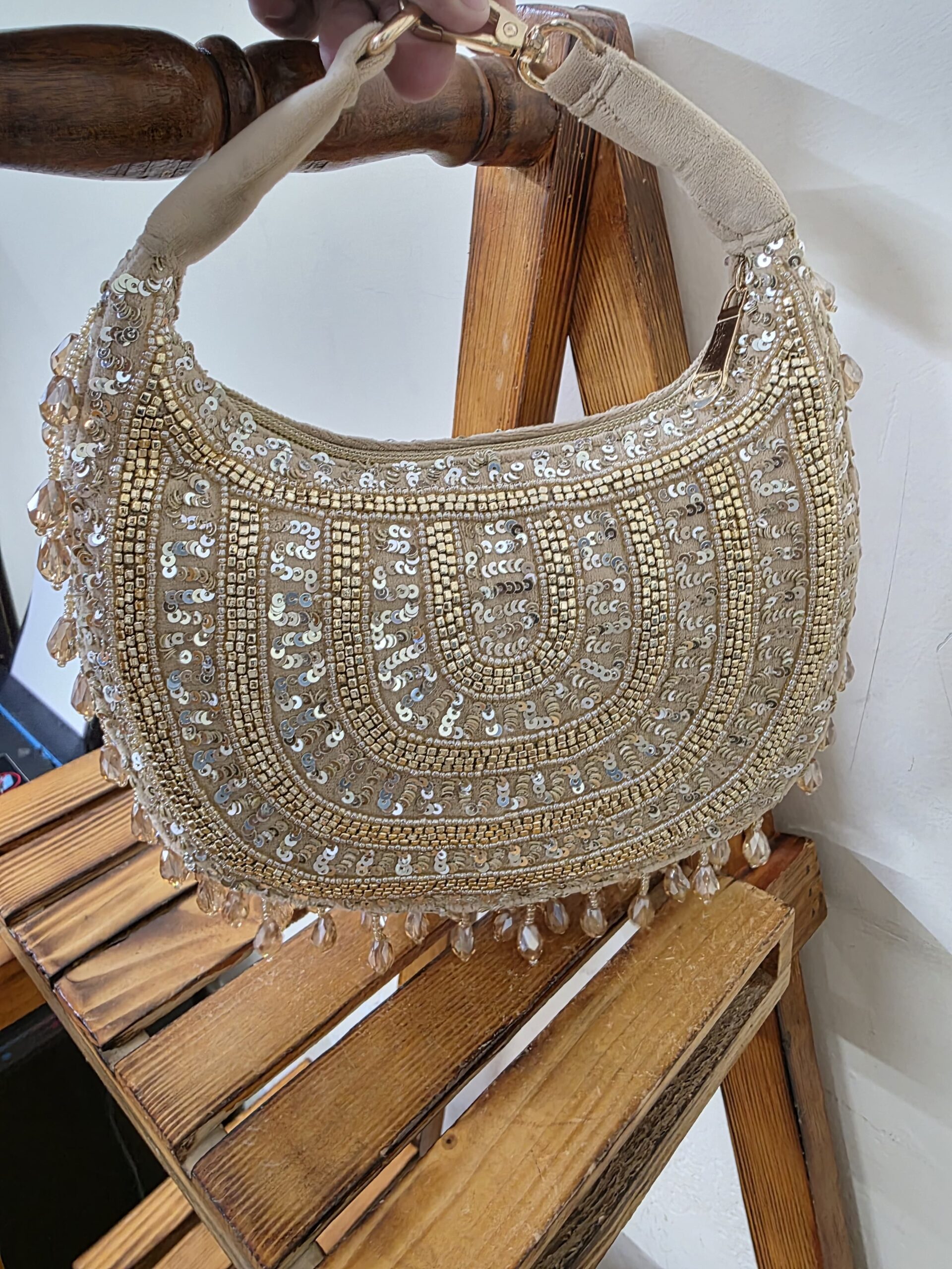 🌟 Regal Arch Handcrafted Potli Bag 🌟 - Image 6