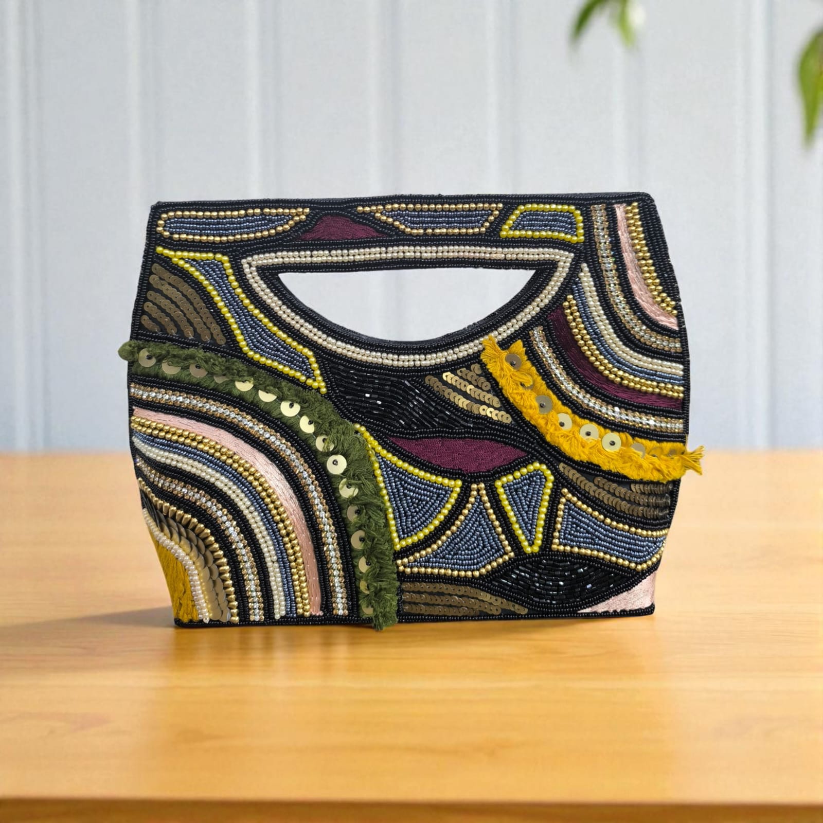 🎨 Artistic Beaded Clutch Bag 🎨 - Image 4