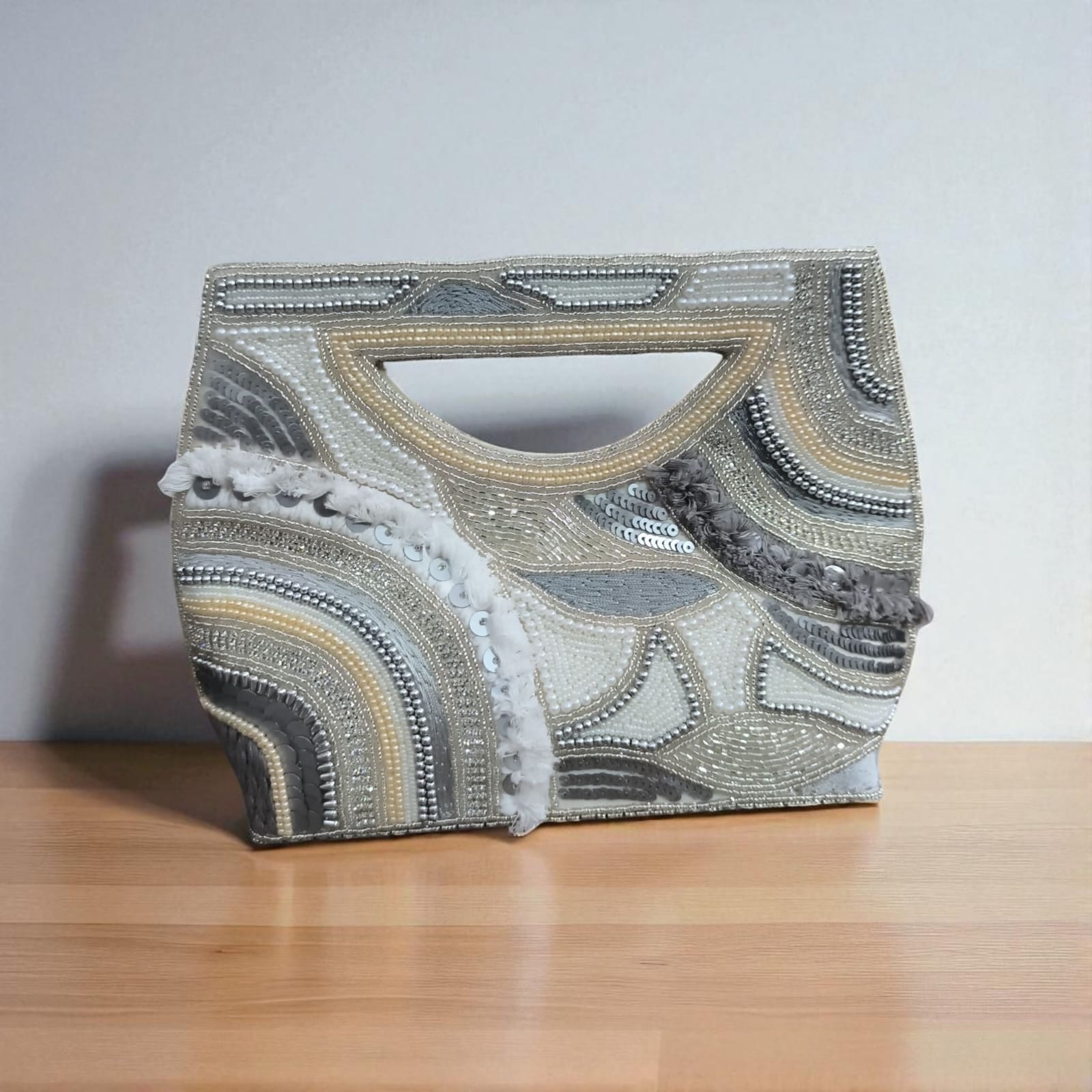 🎨 Artistic Beaded Clutch Bag 🎨 - Image 5