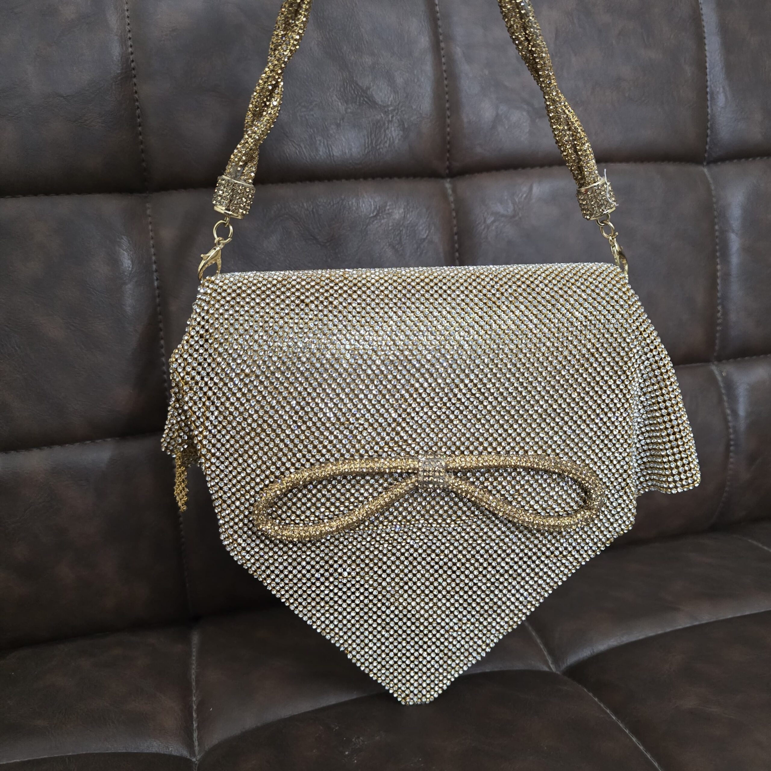 🌟 Golden Elegance Envelope Bag 🌟
