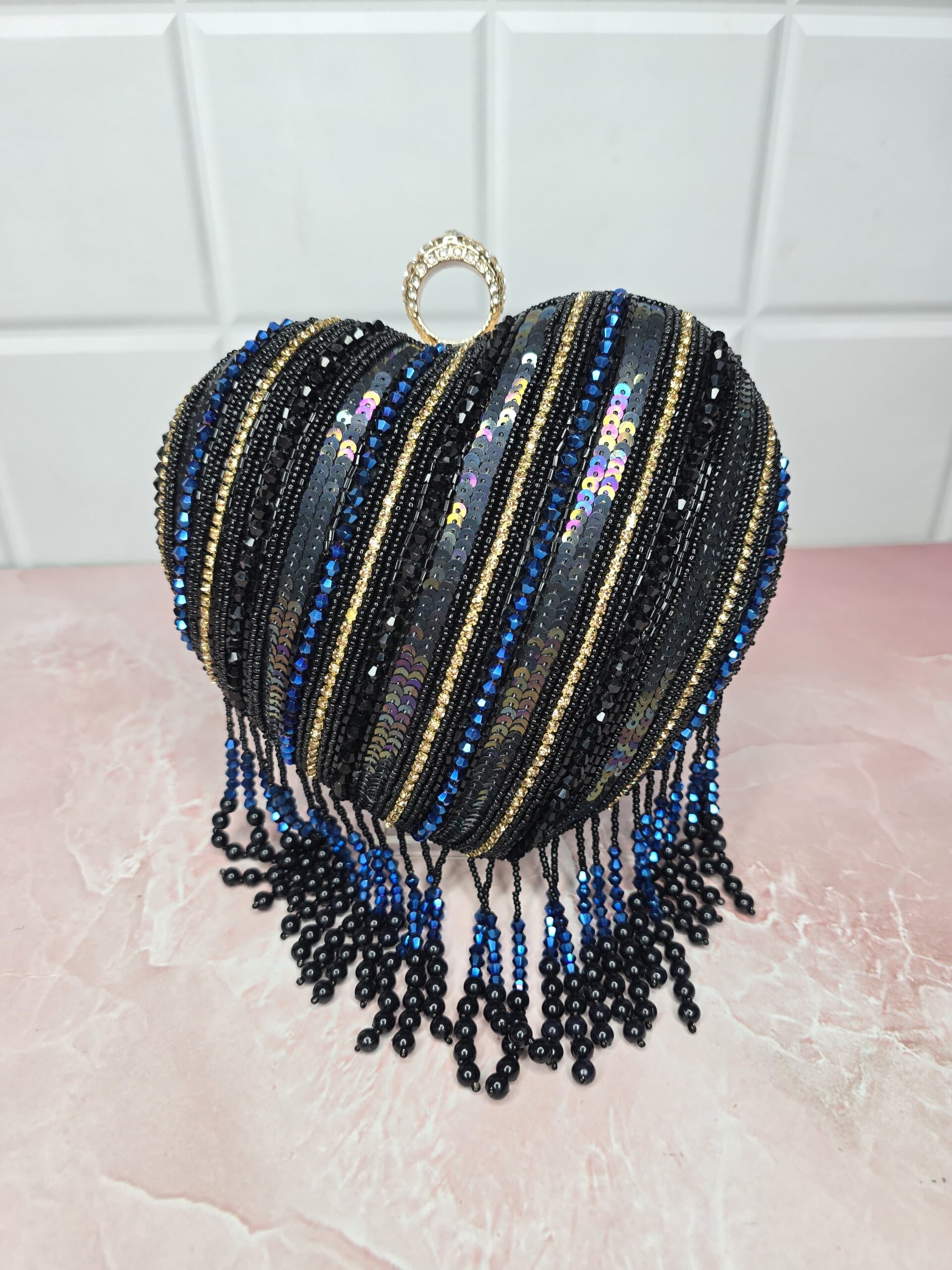 ❤️ Sparkling Heart Sequin Clutch ❤️ - Image 4